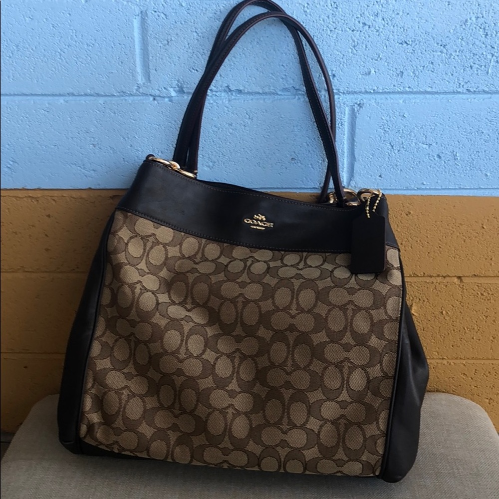 NWOT Lexy Coach purse F57612